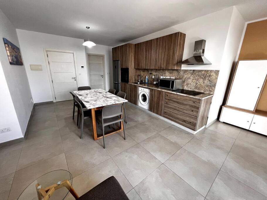 Mediterranea 2 Bedroom Smart Apartment خليج سانت بول المظهر الخارجي الصورة