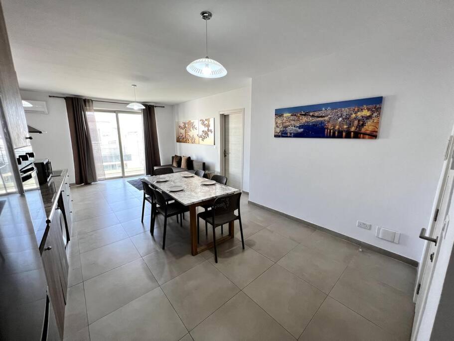 Mediterranea 2 Bedroom Smart Apartment خليج سانت بول المظهر الخارجي الصورة